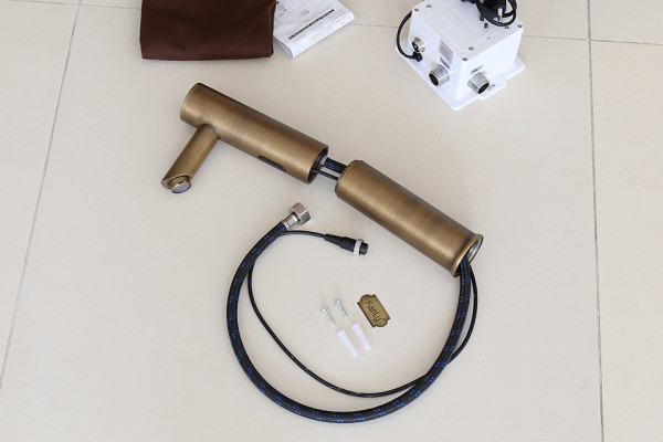 Vòi chậu lavabo cảm ứng bằng đồng Kanly GCAC1/VC1