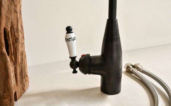 Vòi rửa bát nóng lạnh bằng đồng Kanly GCC01B