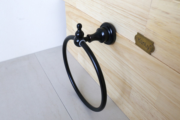 Vòng treo khăn bằng đồng Kanly GCK02B