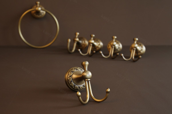 Móc treo đôi bằng đồng Kanly GCH01