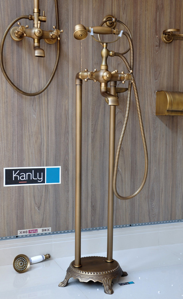 Bộ sen tắm đặt sàn nóng lạnh bằng đồng GCS09