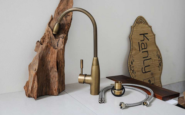 Vòi rửa bát nóng lạnh bằng đồng Kanly GCC01