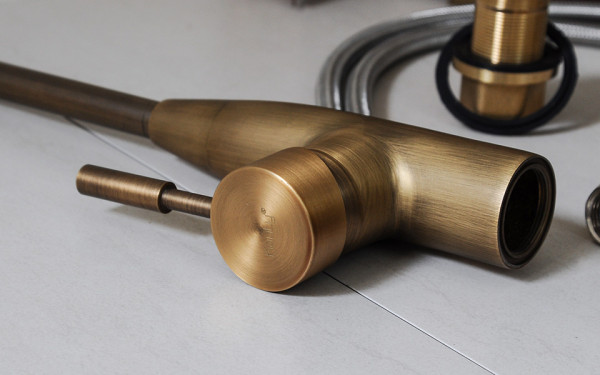 Vòi rửa bát nóng lạnh bằng đồng Kanly GCC01