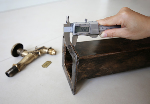 Chân gắn vòi hồ Kanly FT01