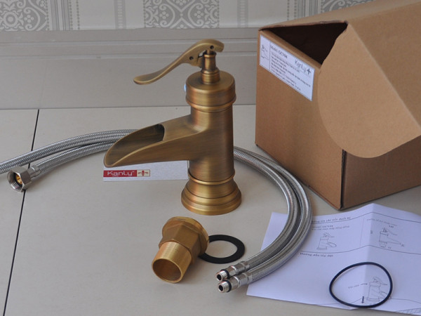 Vòi chậu nóng lạnh bằng đồng Kanly GCV04