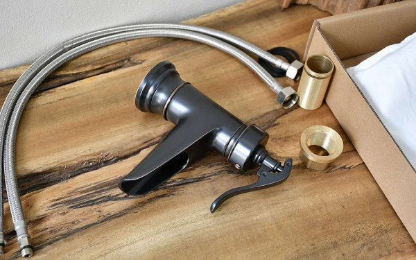 Vòi lavabo nóng lạnh bằng đồng Kanly GCV04B