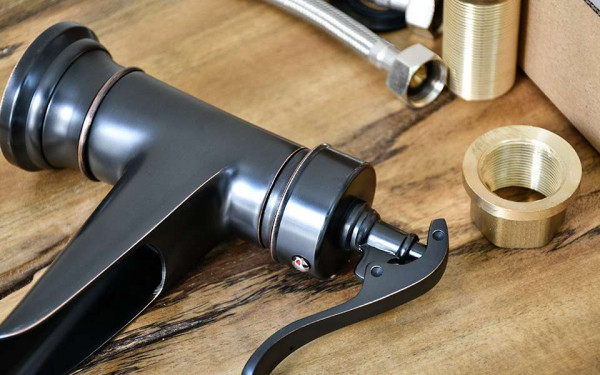 Vòi lavabo nóng lạnh bằng đồng Kanly GCV04B