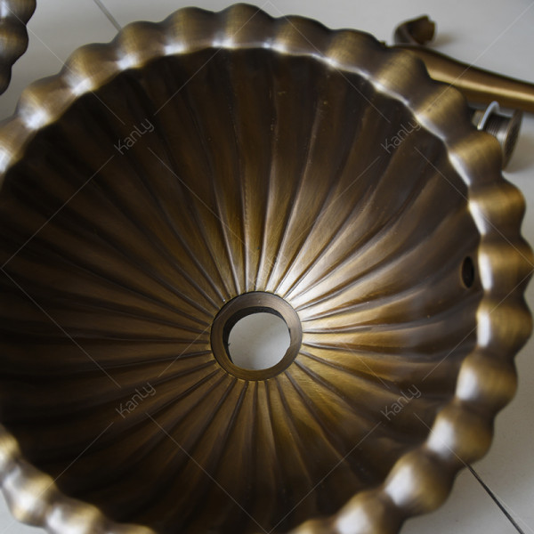 Chậu rửa lavabo Kanly bằng đồng đúc GCL09