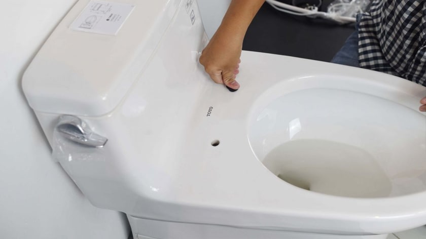 Dịch vụ lắp đặt bồn cầu HITA đảm bảo chất lượng chuyên nghiệp bảo hành sau lắp đặt xem ngay