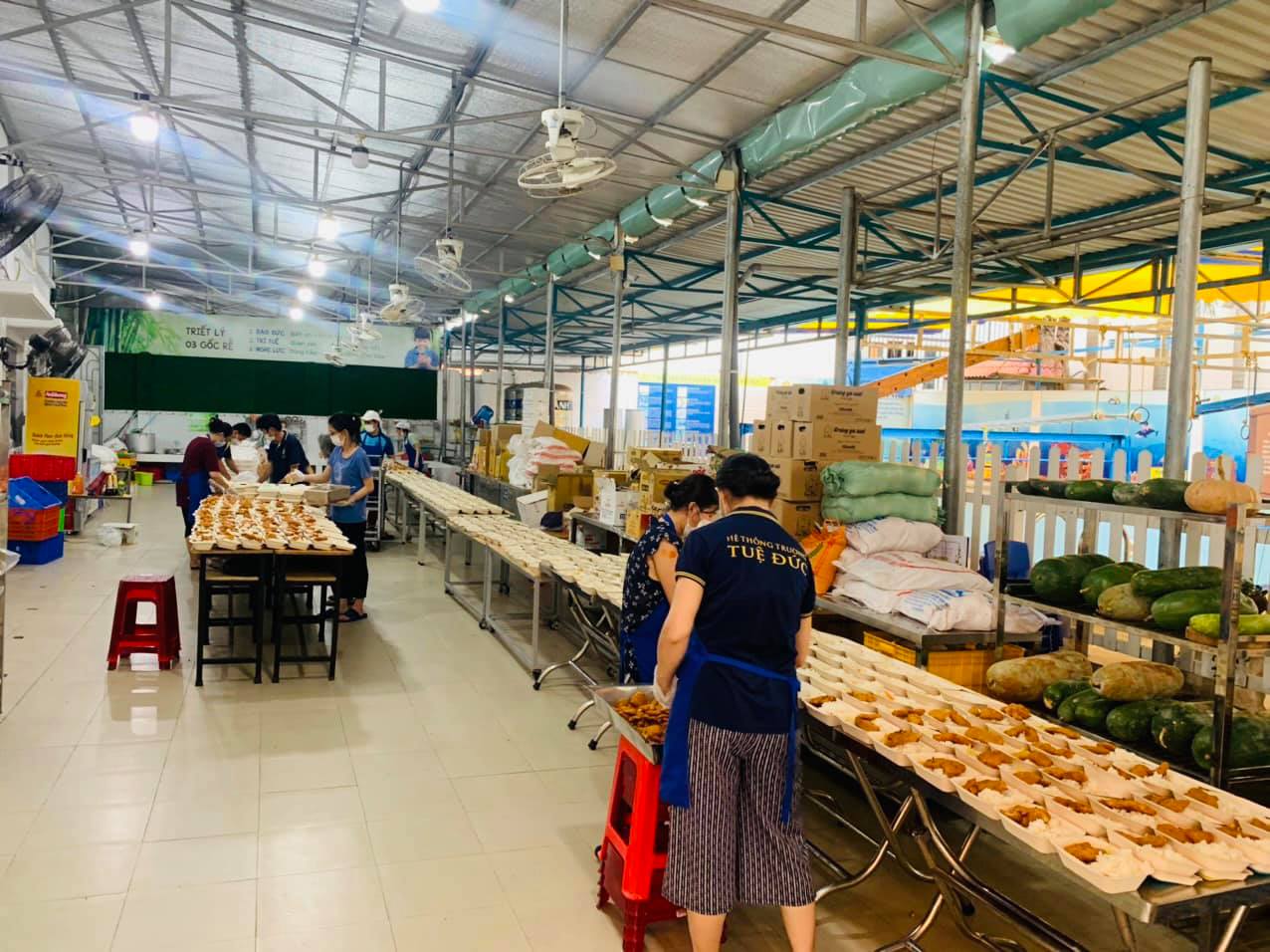 Bếp cơm tiếp sức tuyến đầu