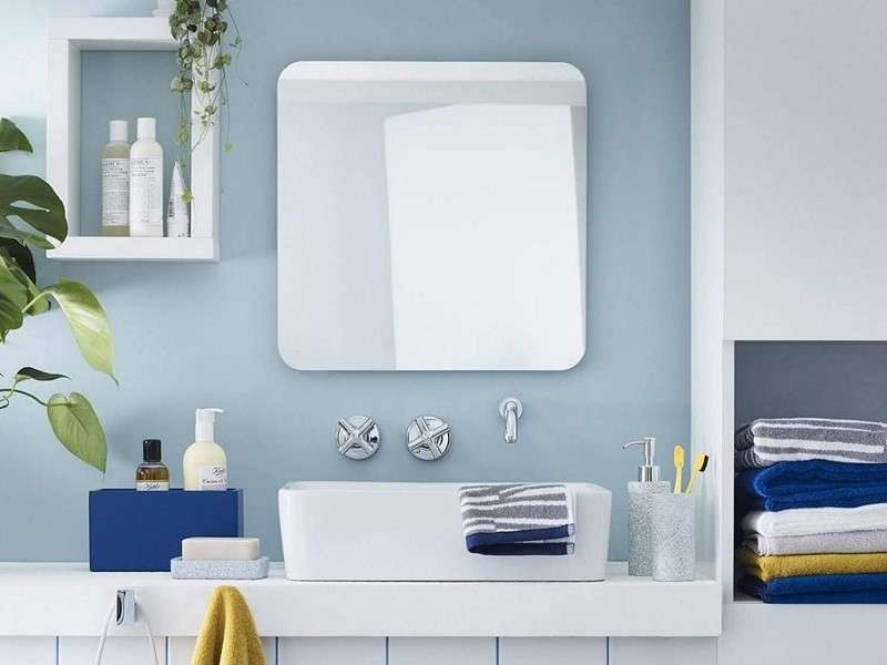 Gương nhà tắm INAX là một sản phẩm tuyệt vời mang lại sự hiện đại và sang trọng cho phòng tắm của bạn. Được sản xuất từ các vật liệu chất lượng cao, gương nhà tắm INAX sẽ giúp cho không gian phòng tắm của bạn trở nên đầy đủ ánh sáng và có trải nghiệm thẩm mỹ độc đáo. Đừng bỏ lỡ cơ hội trải nghiệm một phòng tắm hiện đại và chất lượng với gương nhà tắm INAX.