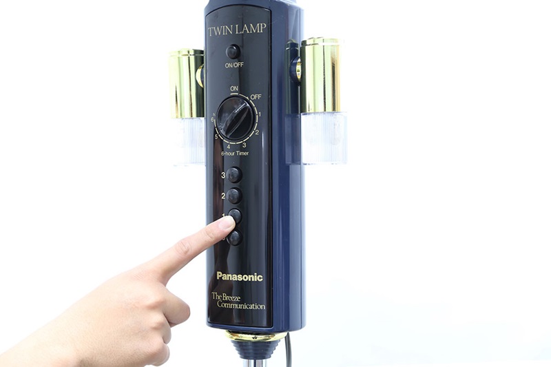 Quạt đứng 3 cánh Panasonic có đèn ngủ F-407WGO chiều cao 134-157 cm