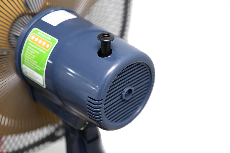 Quạt đứng 3 cánh Panasonic có đèn ngủ F-407WGO chiều cao 134-157 cm