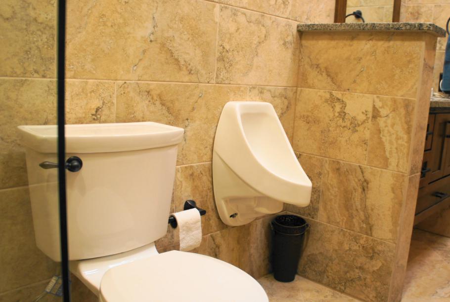 Biết cách bố trí bồn tiểu sẽ giúp nhà vệ sinh gọn, đẹp, sang trọng hơn