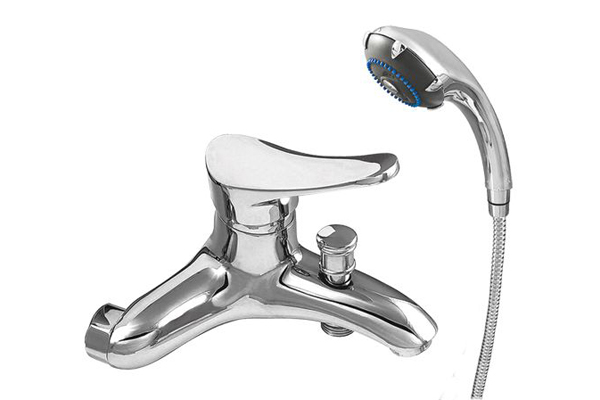 Vòi sen tắm nóng lạnh Viglacera VG514 có thiết kế sang trọng, khoác lên mình vẻ đẹp của những đường cong quyến rũ và độ sáng bóng đầy tinh tế.  Cả bộ vòi sen tắm Viglacera thể hiện được sự hài hòa, mang đến điểm nhấn mới mẻ cho không gian của những ngôi nhà Việt.