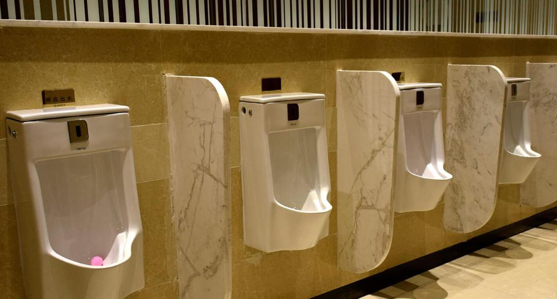 Bồn tiểu nam cảm ứng đang ngày một thịnh hành hơn