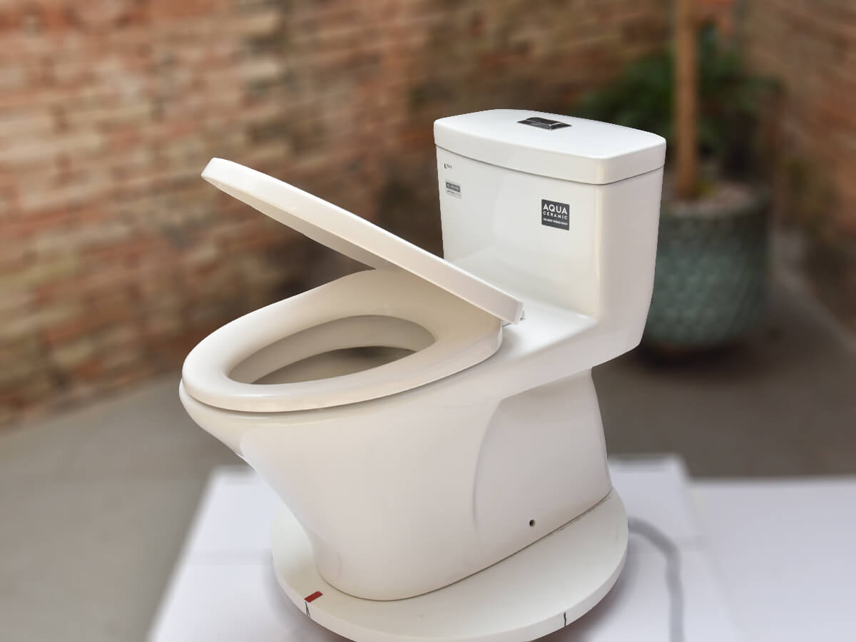 Nắp đóng êm ái, đảm bảo không gây tiếng ồn khó chịu