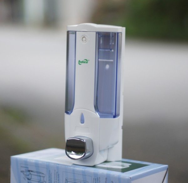 Nên vệ sinh lọ đựng xà phòng thường xuyên