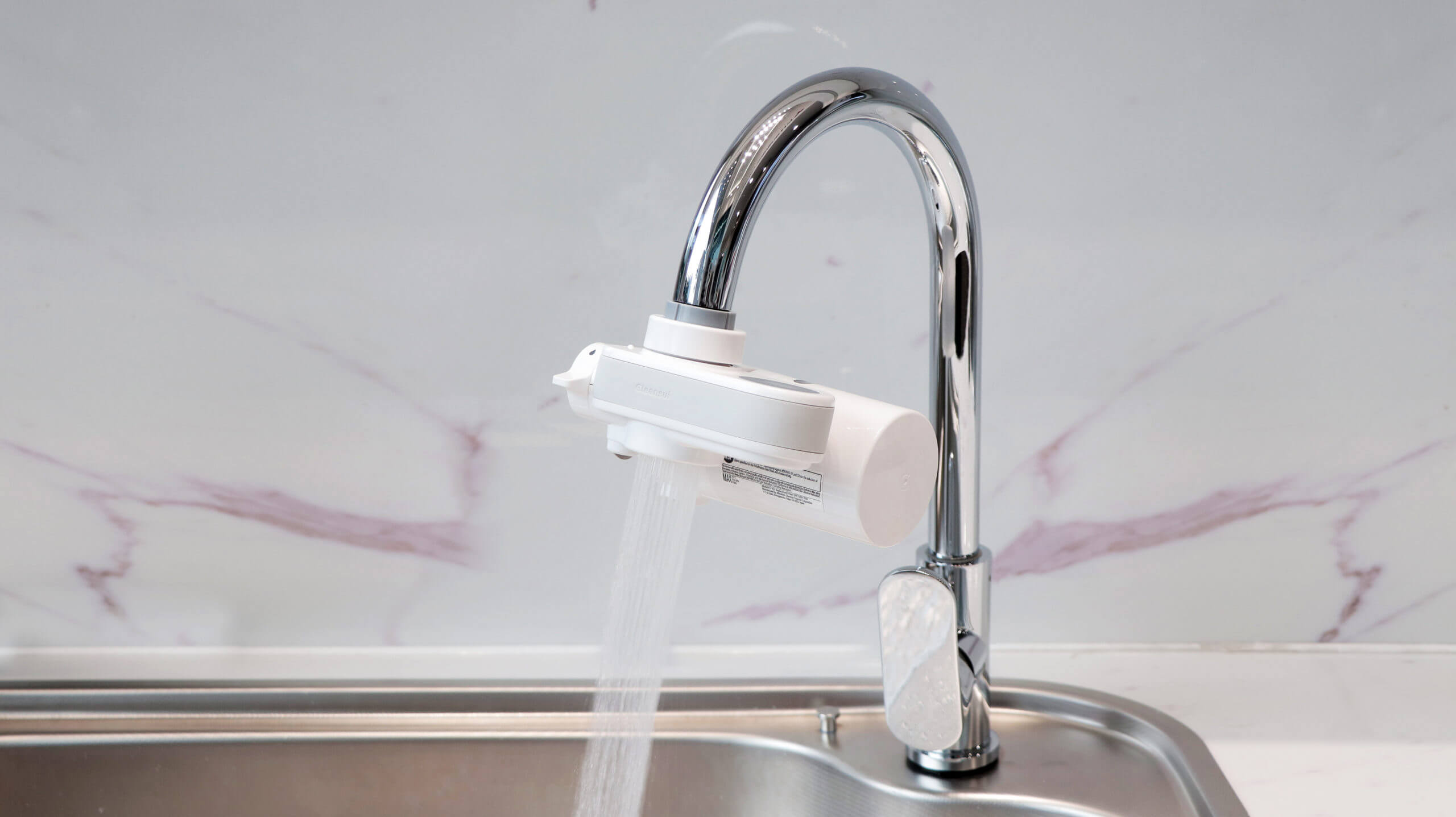 sự tiện dụng của thiết bị lọc nước EF102