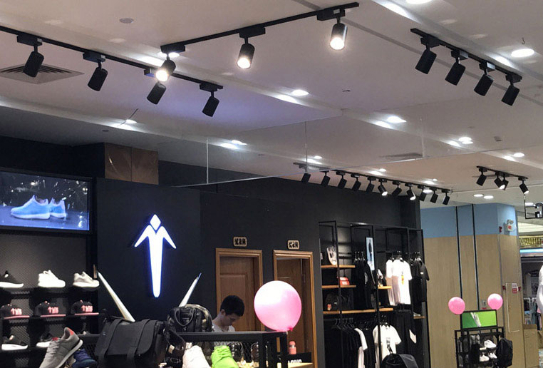 đèn spotlight panasonic