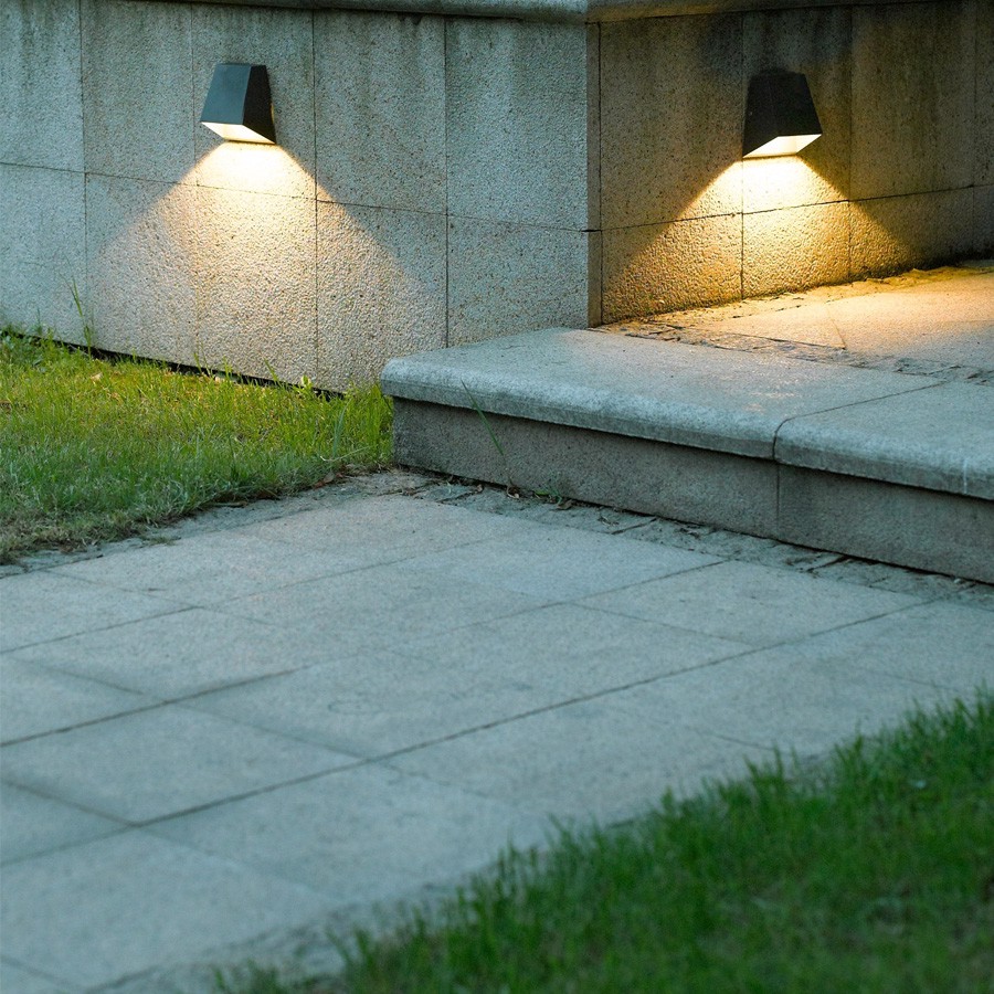 den-gan-tuong-trang-tri-ngoai-troi-nbl2691-1