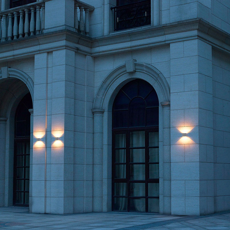 Đèn LED gắn tường ngoài trời Nanoco NBL2851