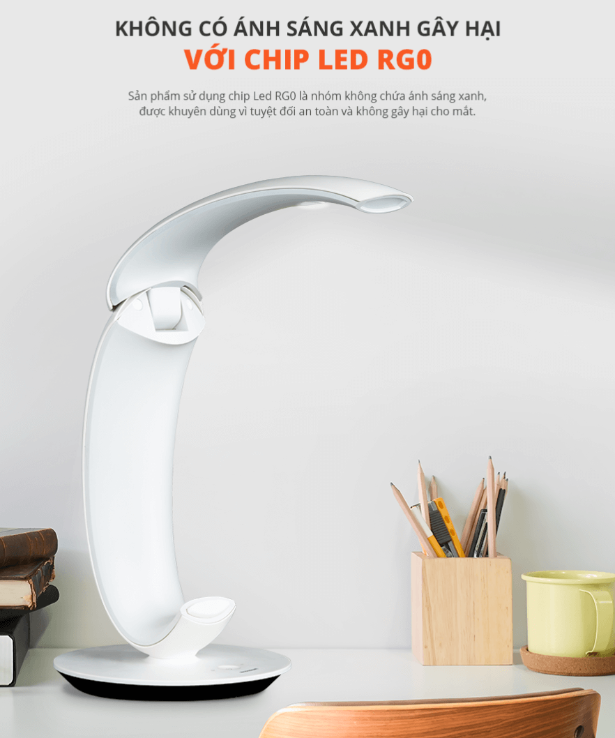 Đèn bàn LED Panasonic SQ-LE530K-W trục đèn xoay 180 độ