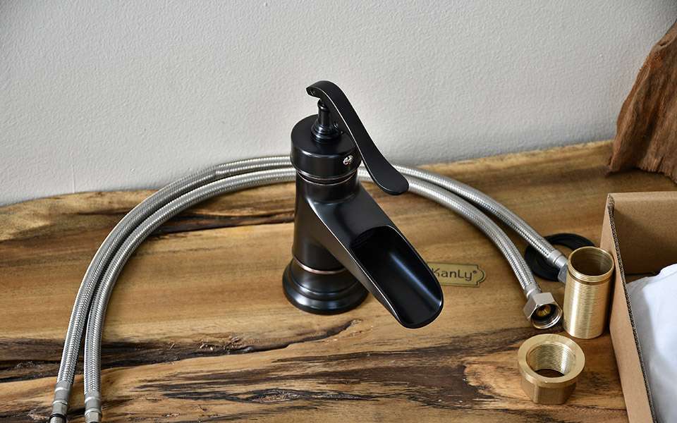 Vòi lavabo nóng lạnh bằng đồng Kanly GCV04B