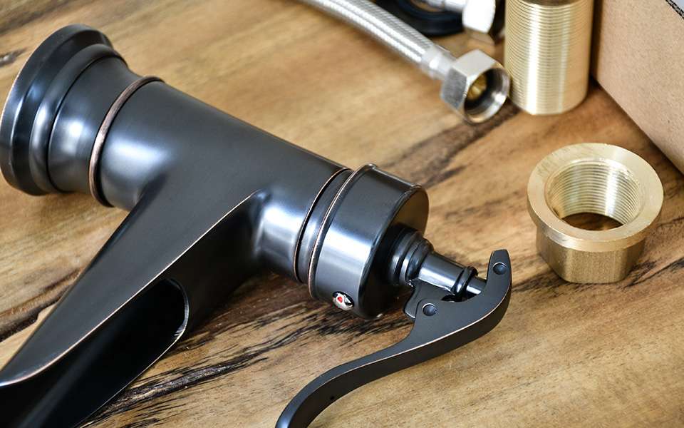 Vòi lavabo nóng lạnh bằng đồng Kanly GCV04B