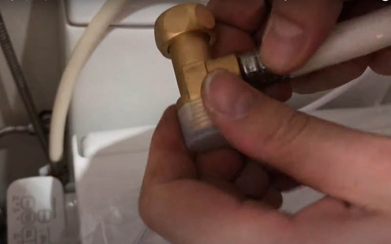 Cút nối chữ T kèm dây cấp nước 2 đầu của bồn cầu thông minh
