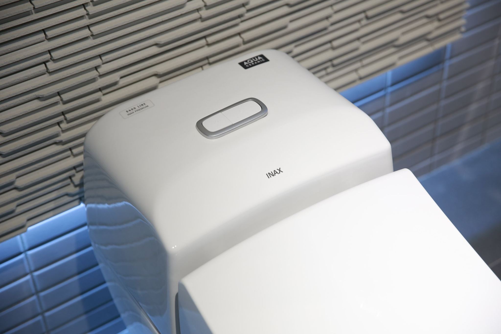 Bồn cầu 1 khối INAX AC-1032VN (AC1032VN) nắp đóng êm