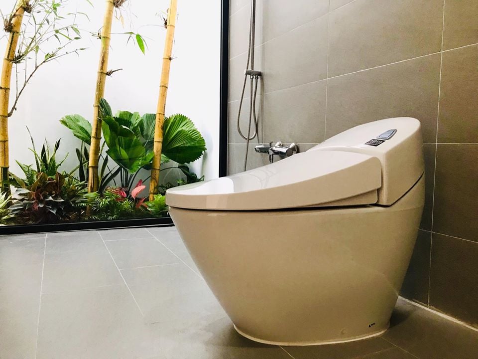 Bồn cầu INAX 1 khối AC-2700VN ảnh thực tế