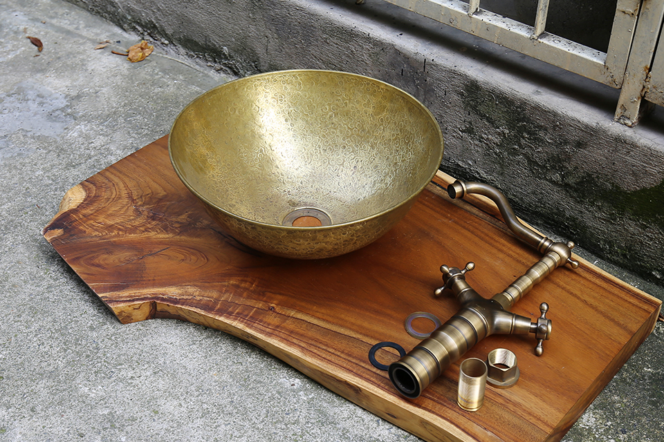 Chậu lavabo đặt bàn Kanly bằng đồng RSC202V