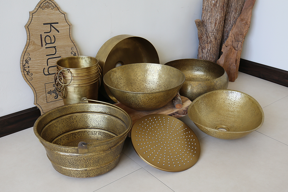 Chậu lavabo đặt bàn Kanly bằng đồng RSC202V