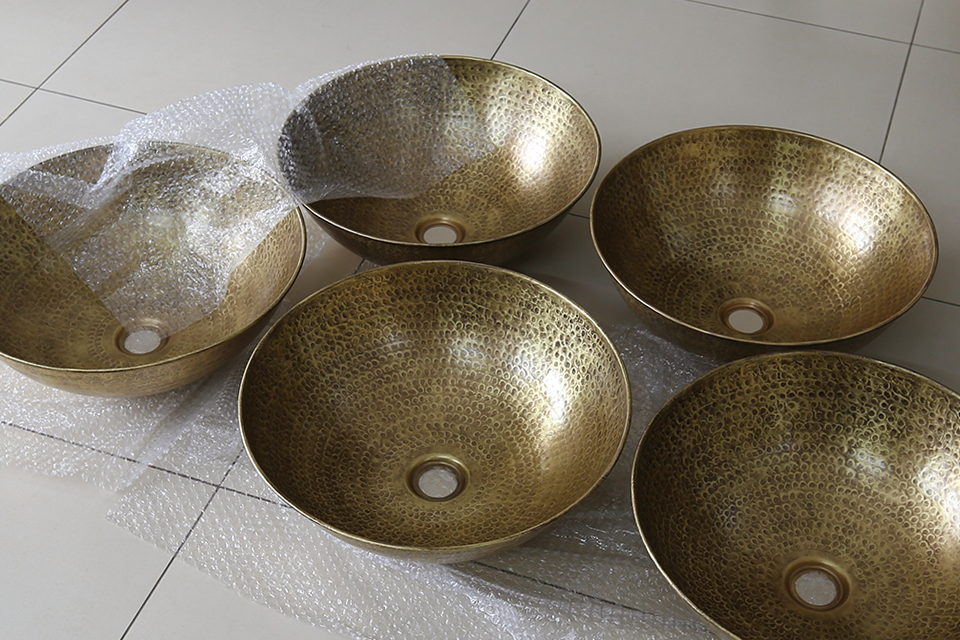 Chậu lavabo đặt bàn Kanly bằng đồng RSC202V