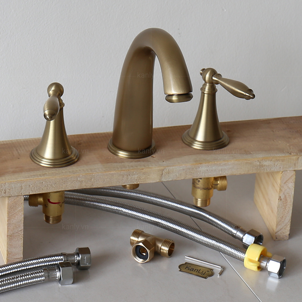 Vòi chậu 3 lỗ âm bàn bằng đồng Kanly GCB02