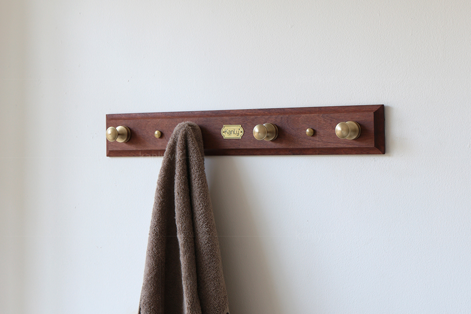 Móc treo áo gỗ và đồng thau Kanly GCG20A