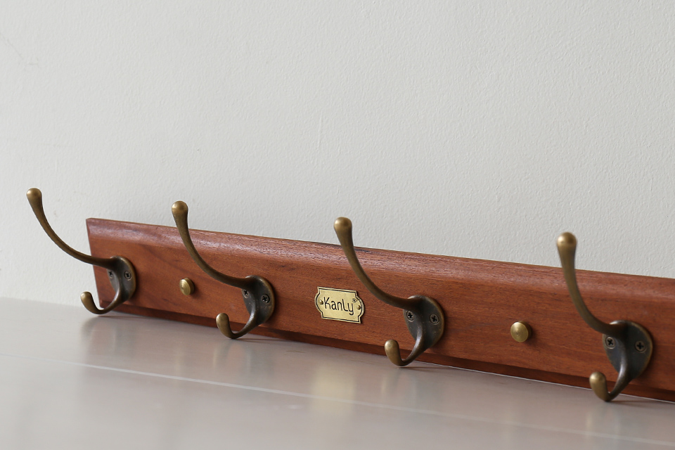 moc-treo-ao-go-va-dong-thau-kanly-gcg20e