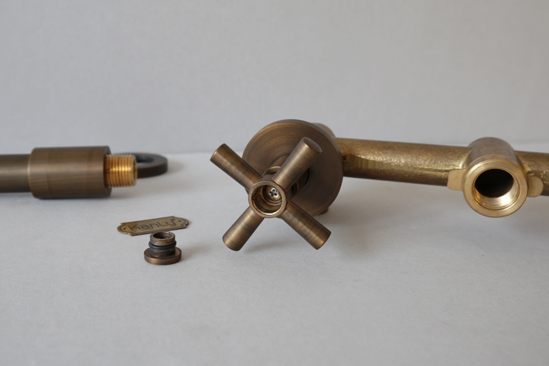 Vòi âm tường nóng lạnh bằng đồng Kanly GCT07