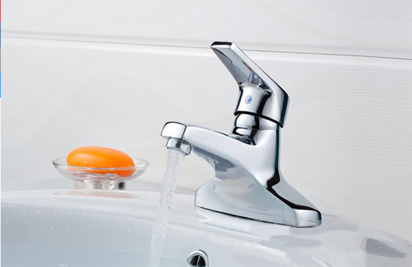 Bạn cần xem xét độ cao, các lỗ của bồn rửa để tìm ra vòi nước thích hợphợp