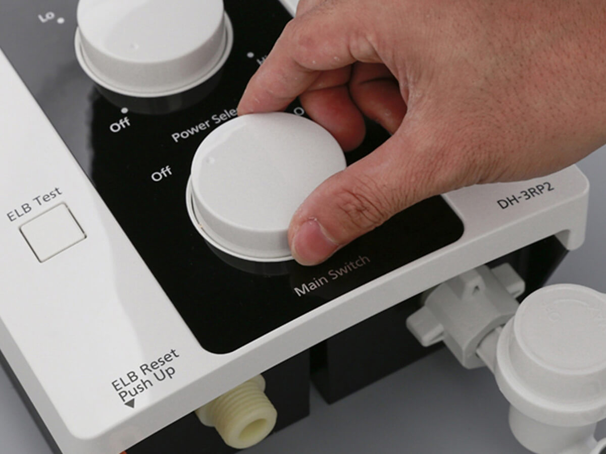 Máy nước nóng trực tiếp Panasonic 4.5kW DH-4RP1VW