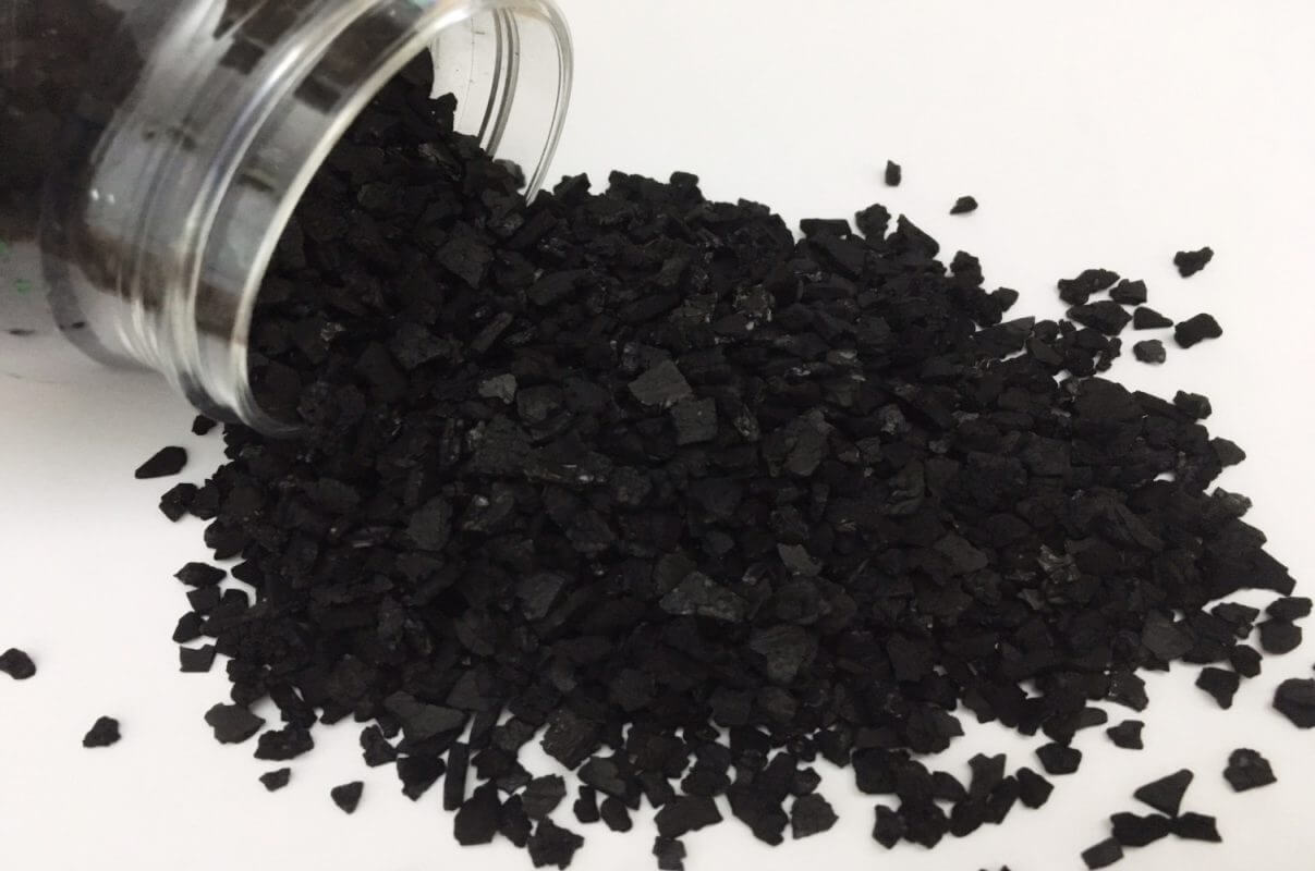 Sử dụng than hoạt tính khử mùi ẩm mốc phòng ngủ