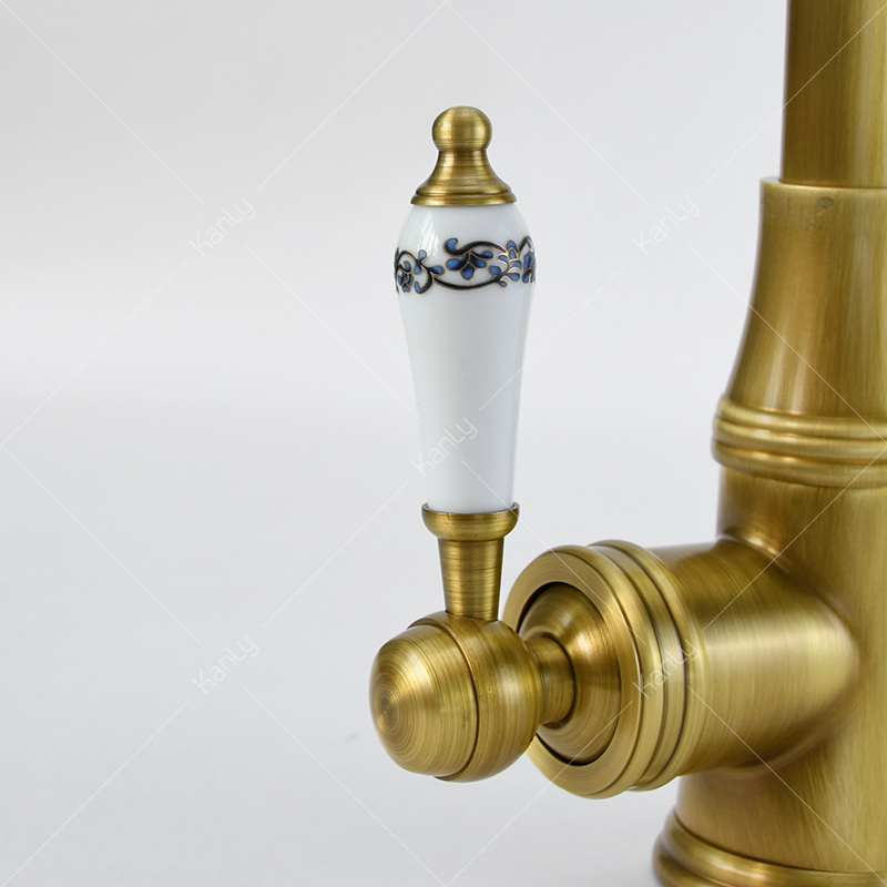 Vòi rửa bát nóng lạnh bằng đồng Kanly GCC07